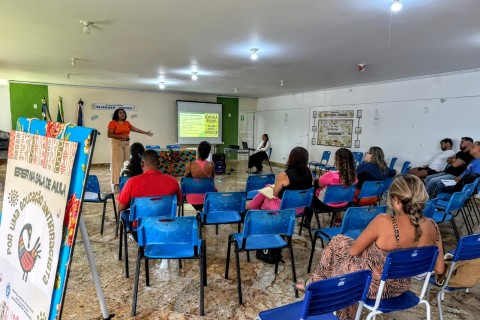 Educação capacita professores para combater o racismo nas escolas de Marataízes