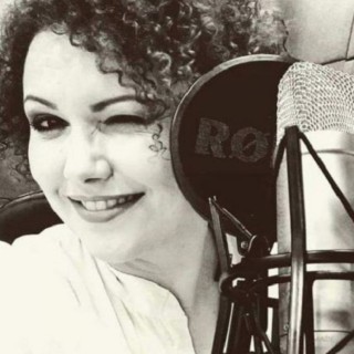 Taty Oliveira